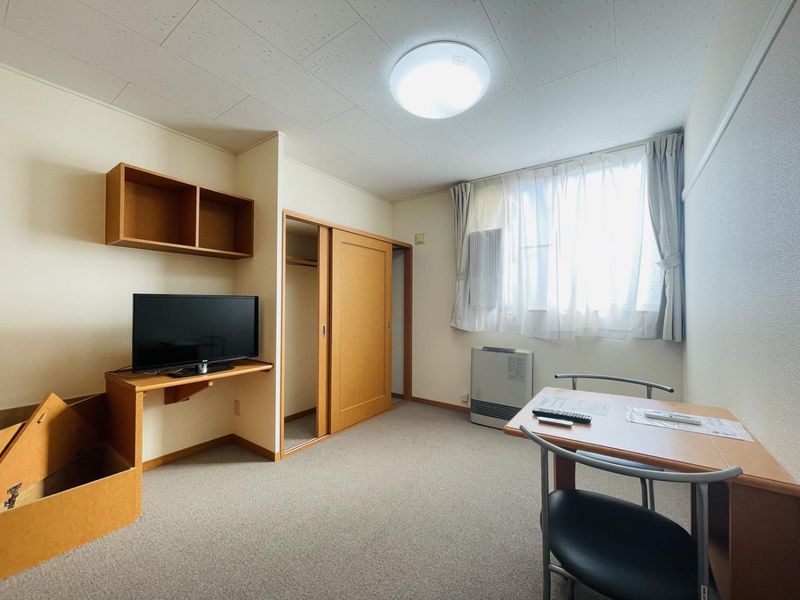 レオパレスしあわせの家 居間