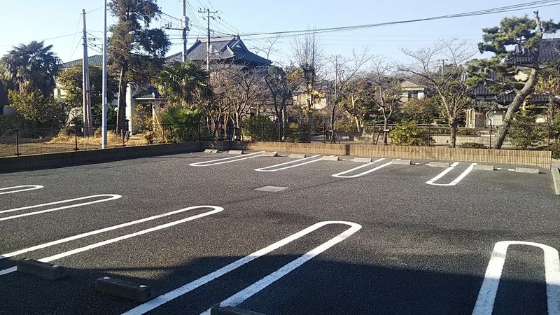 レオパレスプロシード３ 駐車場