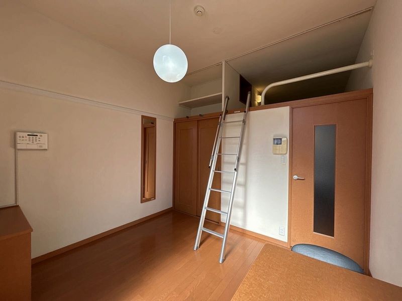 レオパレスボヌール 居間