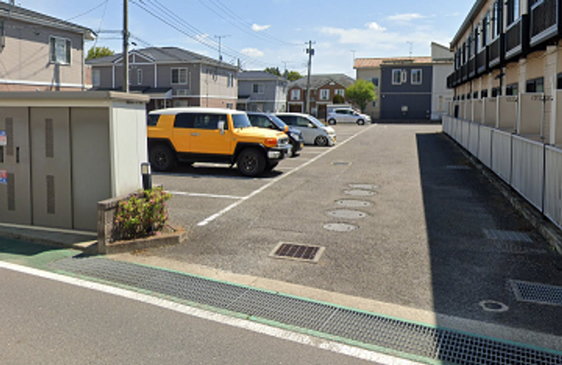 レオパレスアベニール 駐車場