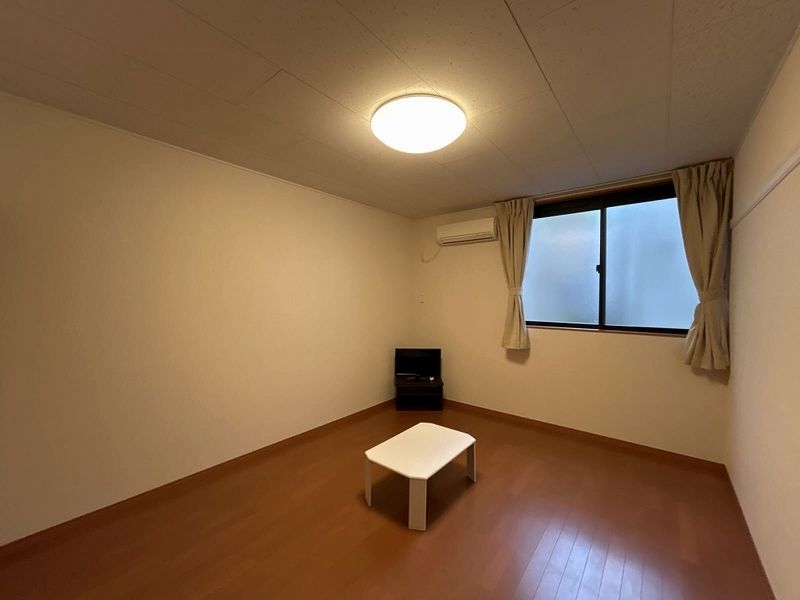 レオパレスけやき通りハイツ 居間