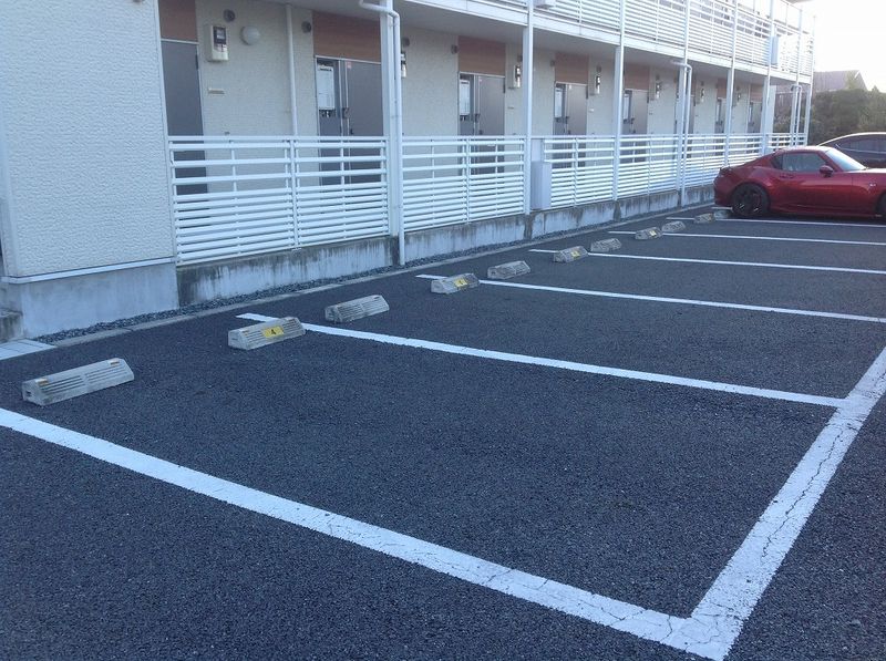 レオネクストエリタージュ 駐車場