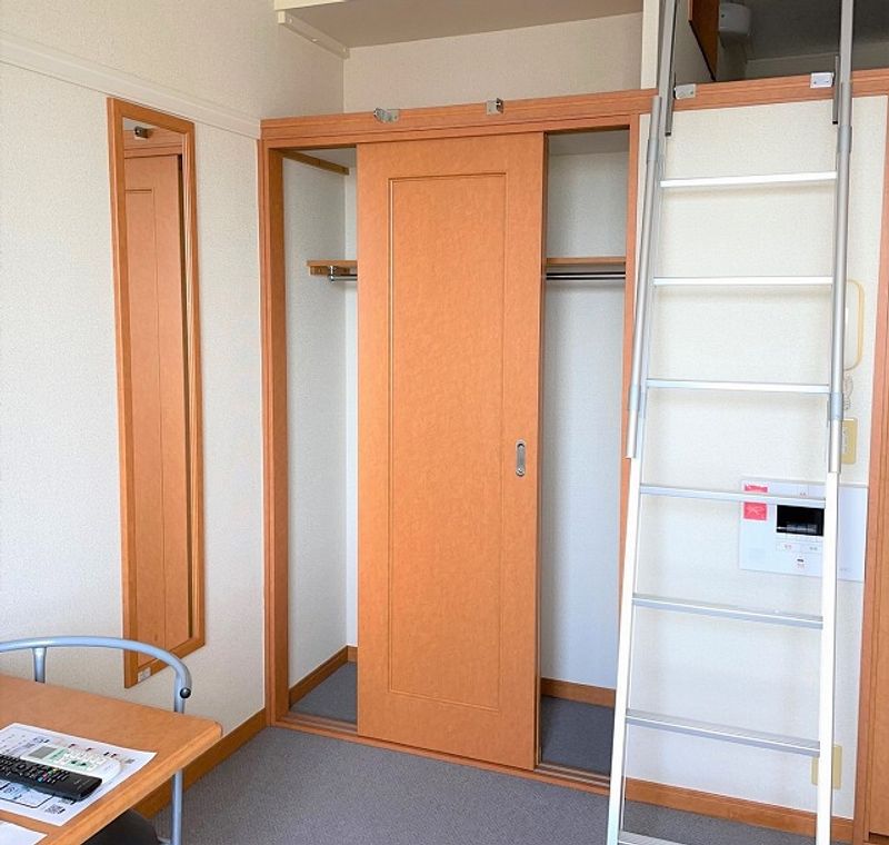 レオパレスレジェンス 収納