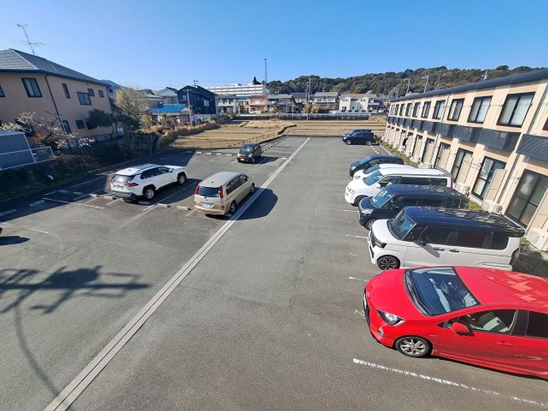 レオパレス成海 駐車場