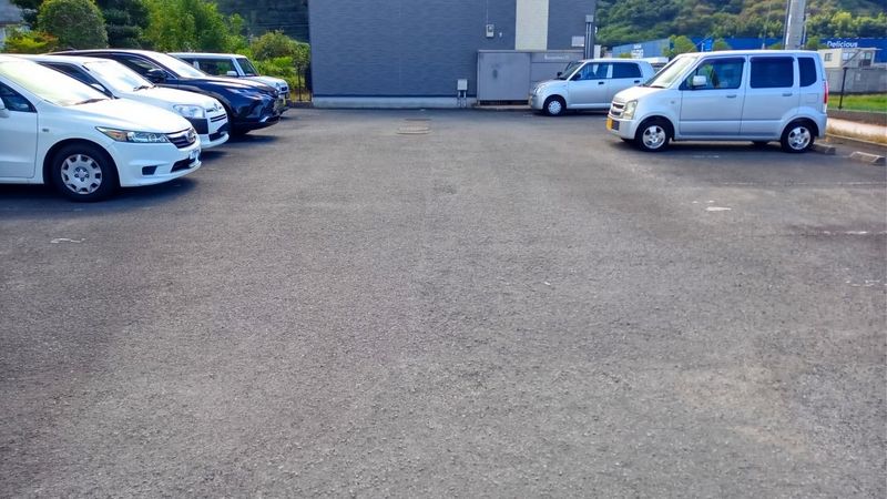 レオパレスみやざき 駐車場