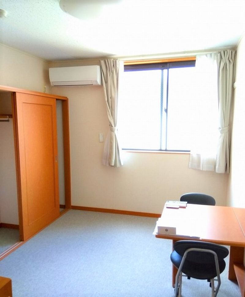 レオパレスムカイハラ 居間