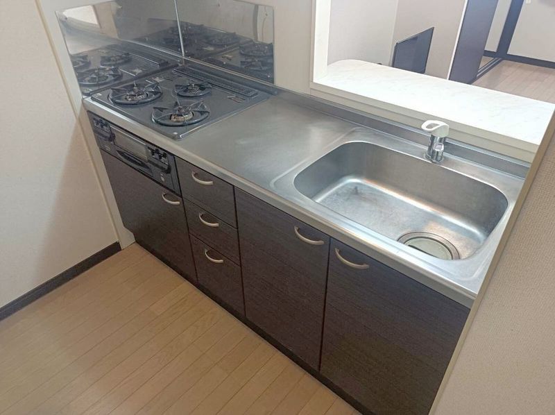 LEONEXT G Maisonnette Kitchen