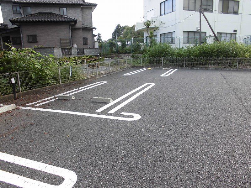 レオネクスト悠Ⅰ 駐車場