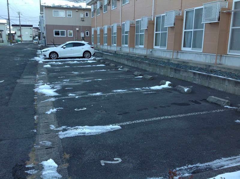 レオパレス青葉 駐車場