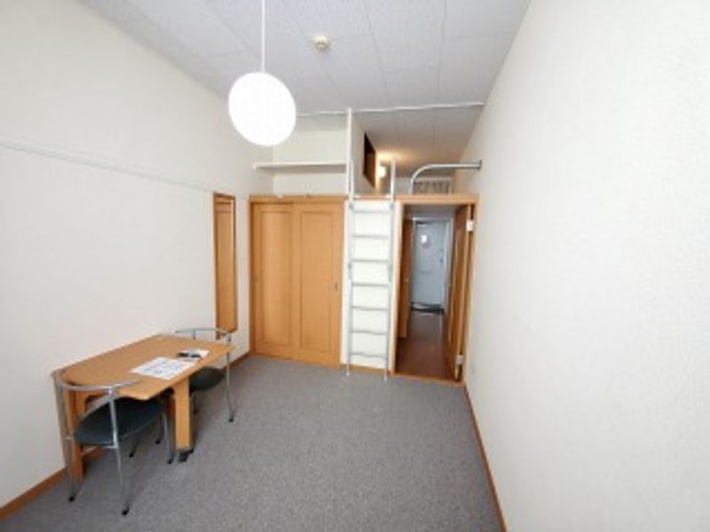レオパレスＦⅡ 居間