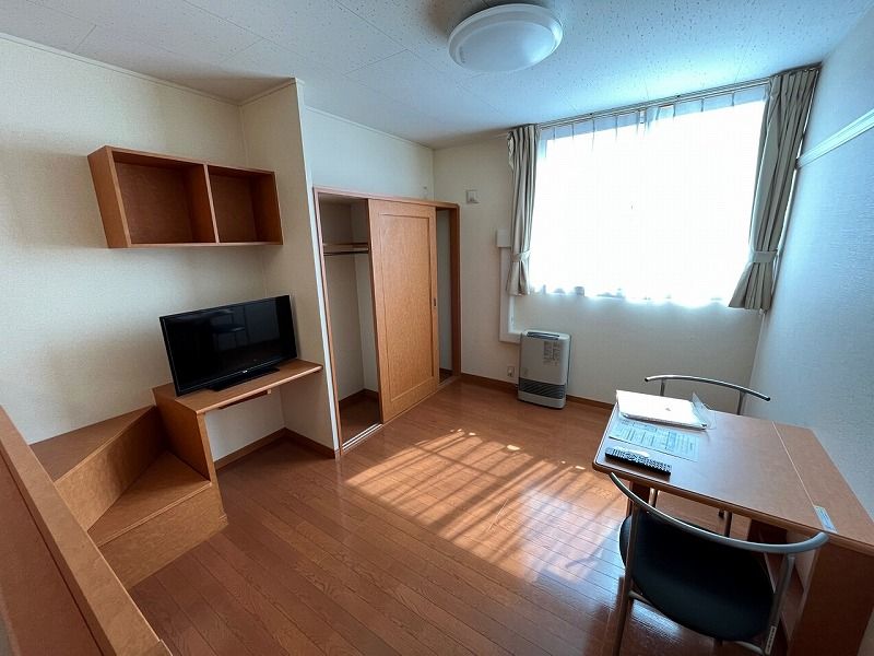 レオパレスサザンクロスⅡ 居間