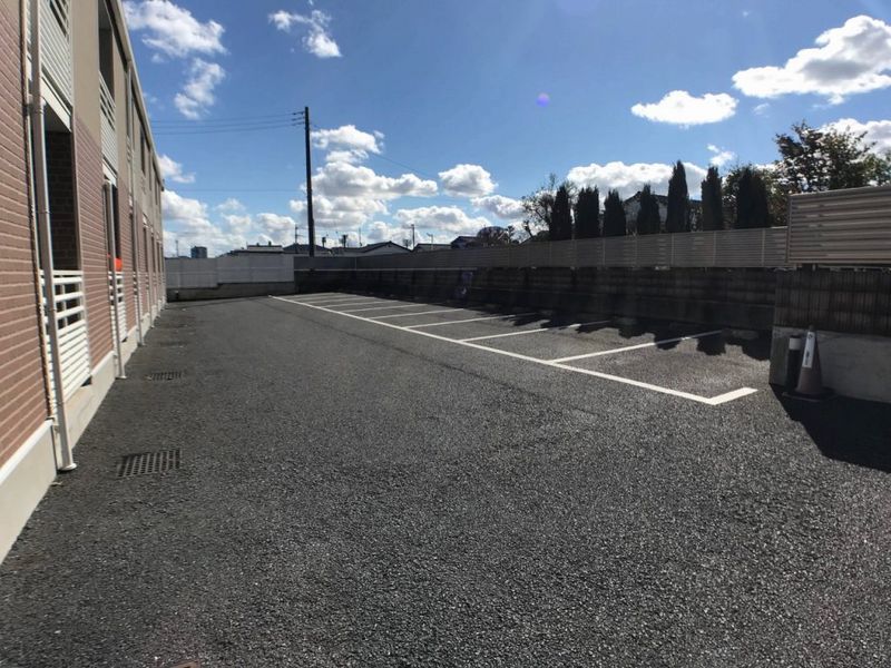 レオネクストプティットメゾンⅡ 駐車場
