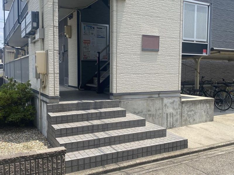レオパレス道明町 エントランス