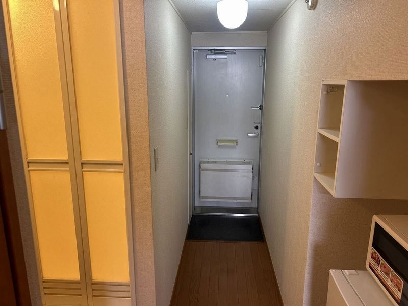 レオパレスフェンテ 玄関