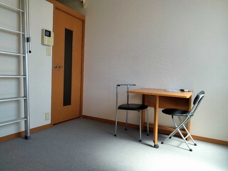 レオパレスサンパーク　２６番 居間