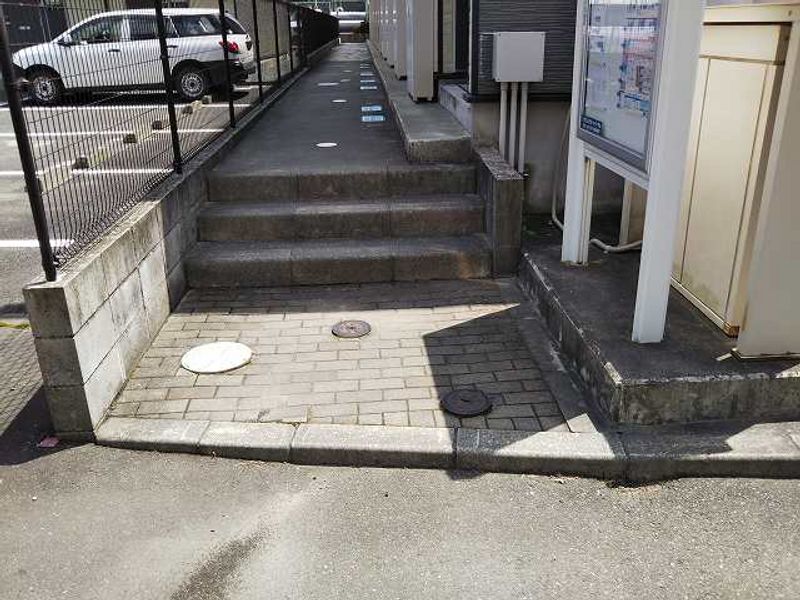 レオパレスアミティエ エントランス