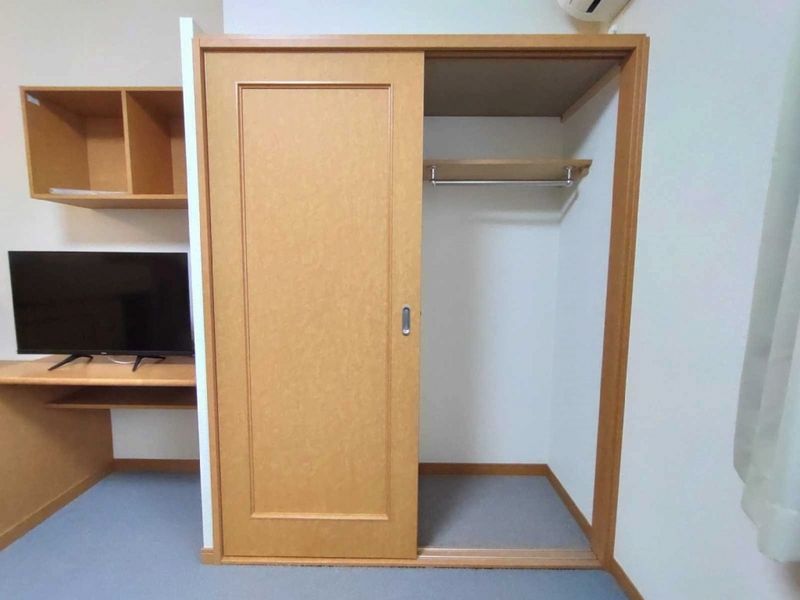 レオパレスニュー　シャルマン 収納