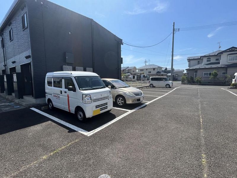 レオパレス四郎丸Ⅱ 駐車場