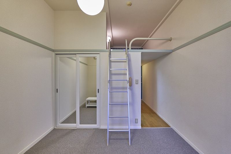 レオパレスセジュール 居間