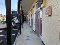 レオパレスエクレール エントランス
