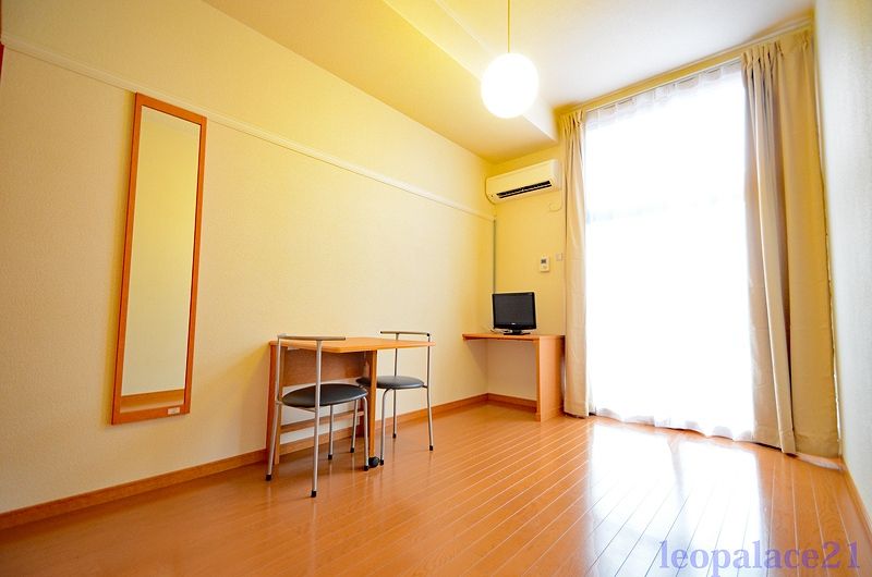 レオパレス山都 居間