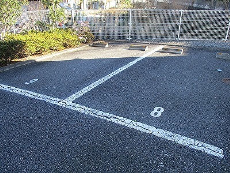 レオパレス新町 駐車場