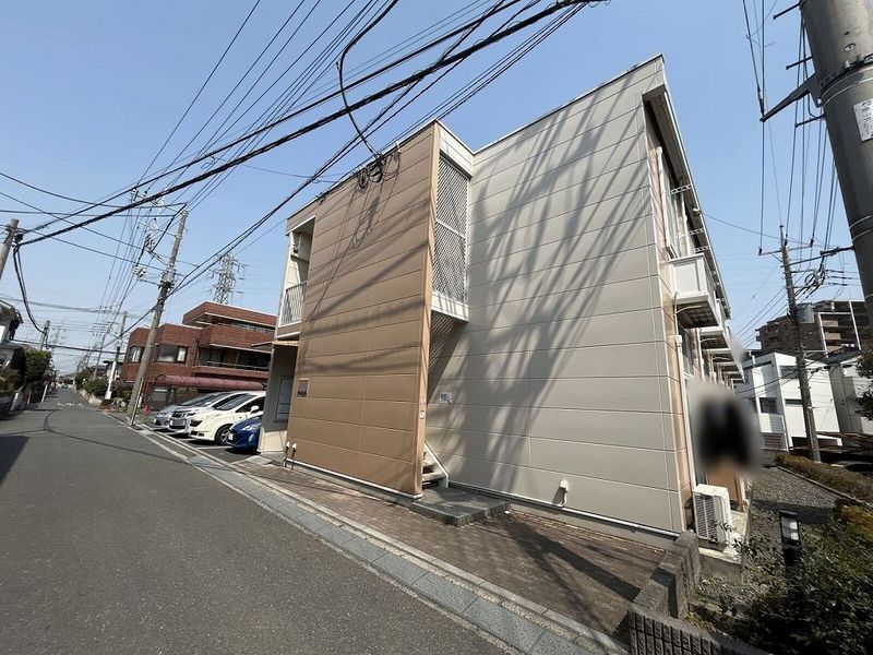 レオパレスＲＥＤ　ＷＡＶＥ 外観