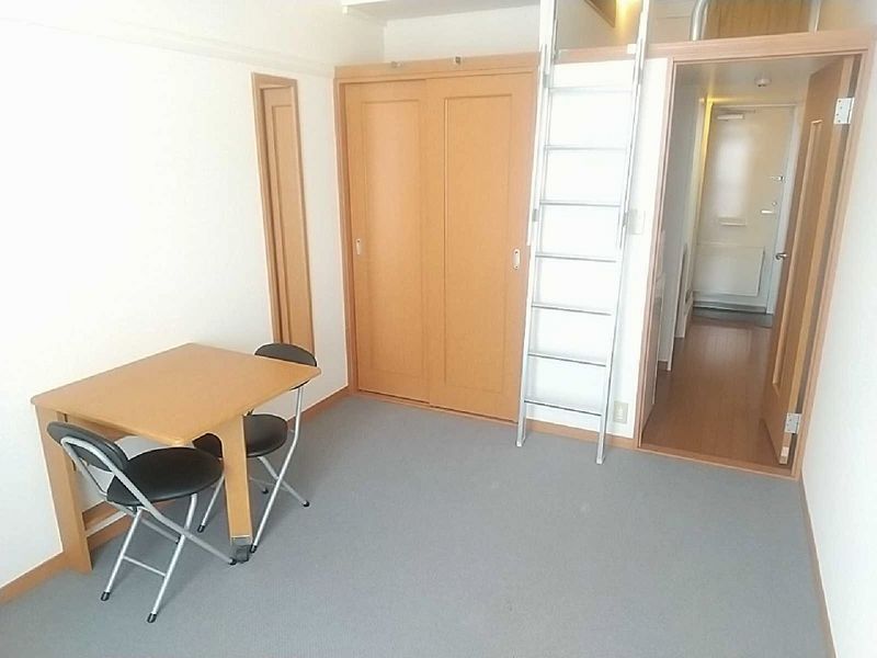 レオパレスクレール 居間