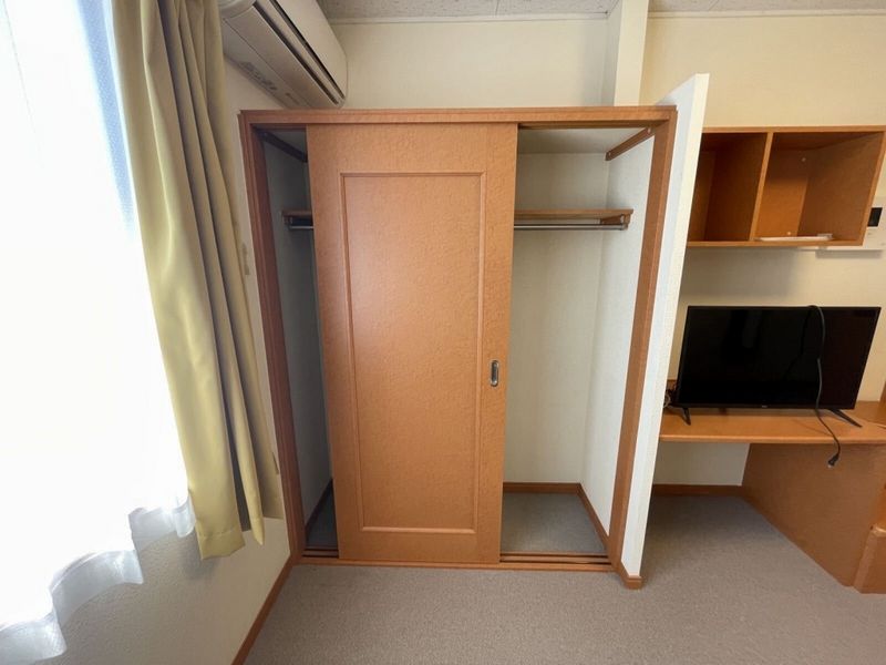 レオパレスＮＡＧＡＫＵＲＡ 収納