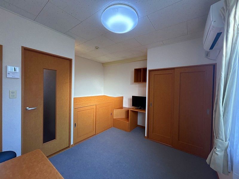 レオパレスリベル丸山 居間