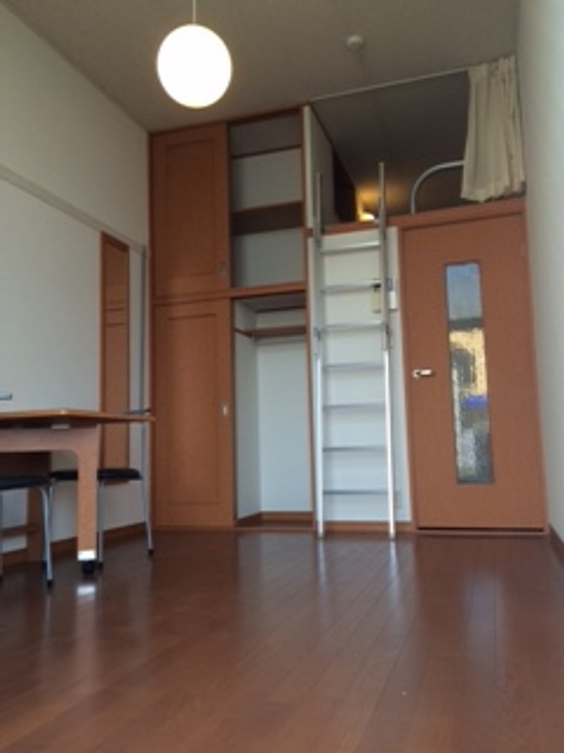 レオパレスＫ・Ｉ 居間