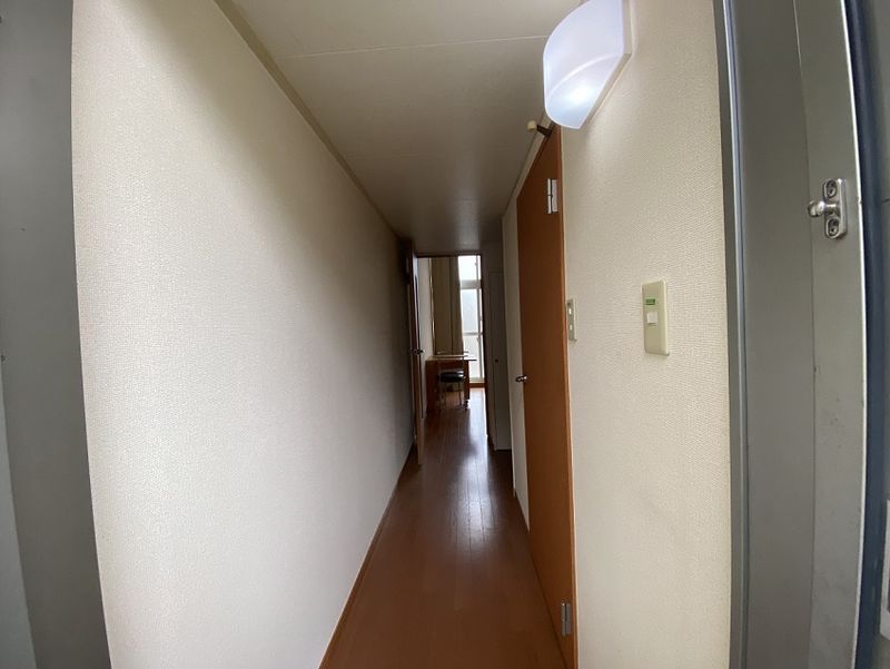 レオパレスシャミール矢田野 玄関