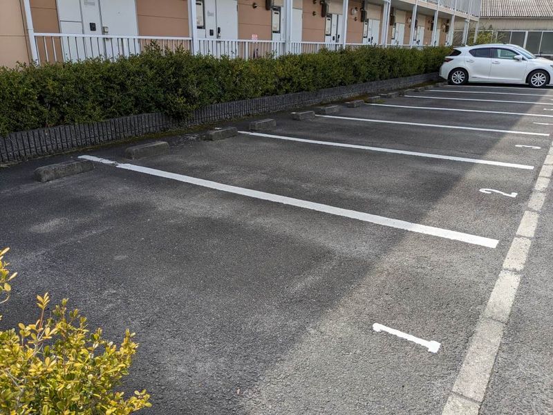 レオパレス大町 駐車場