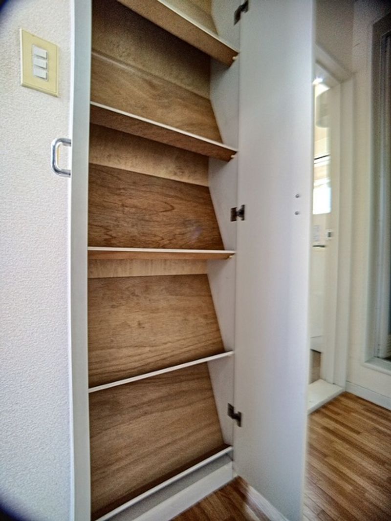 レオパレスシェモアⅠ 玄関