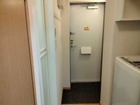 レオパレスモンジュイ 玄関