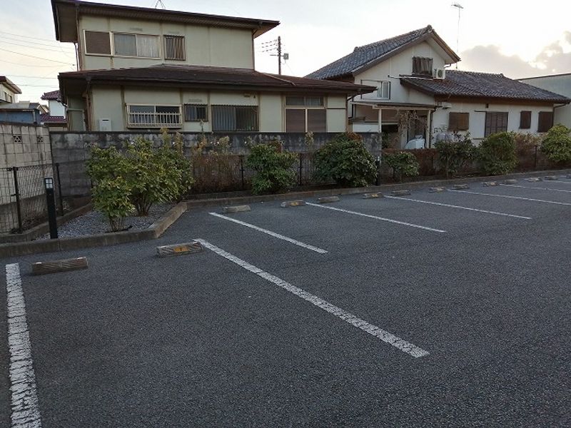 レオパレスルゥシエル 駐車場