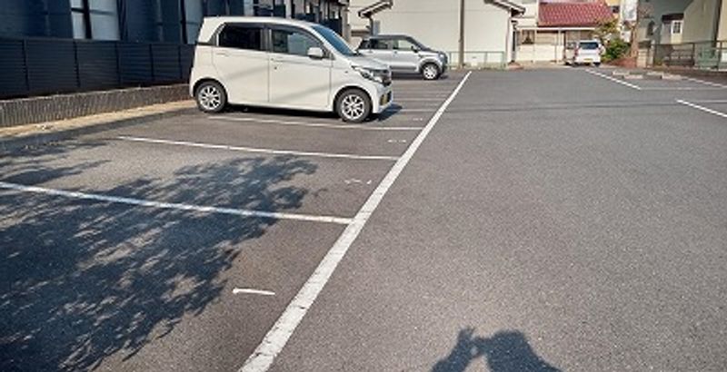レオパレス北条 駐車場