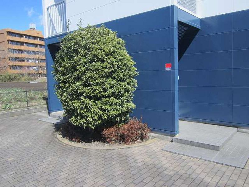 レオパレスブルーグラス エントランス