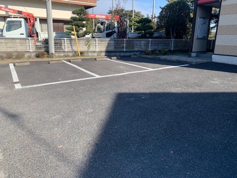 レオパレス粲粲 駐車場