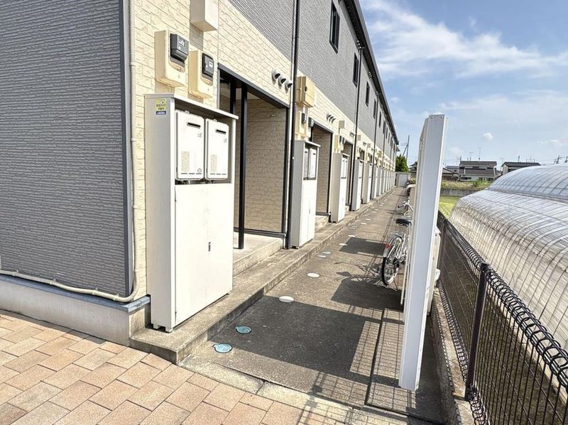 レオパレスレキア エントランス