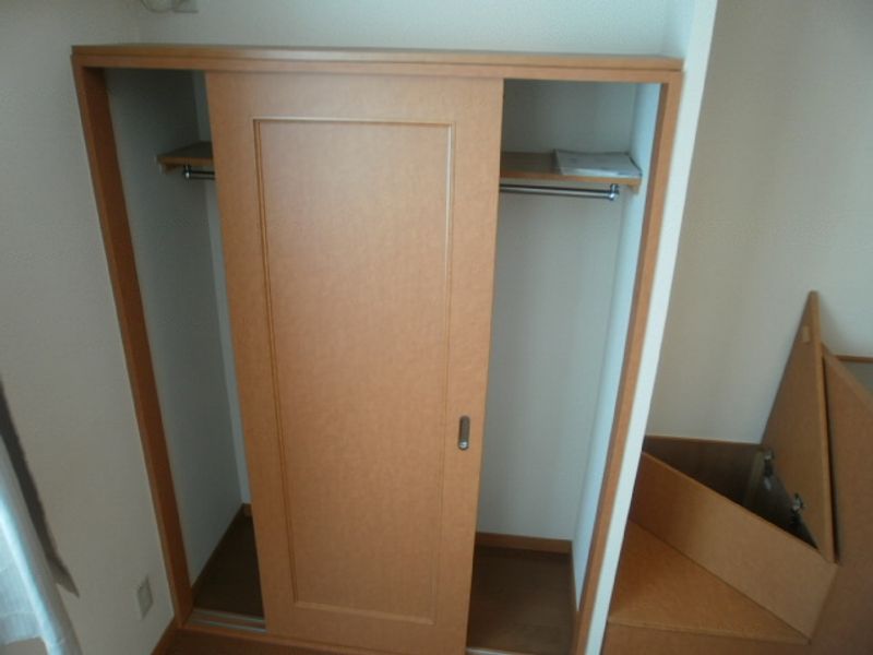 レオパレス桧沢 収納