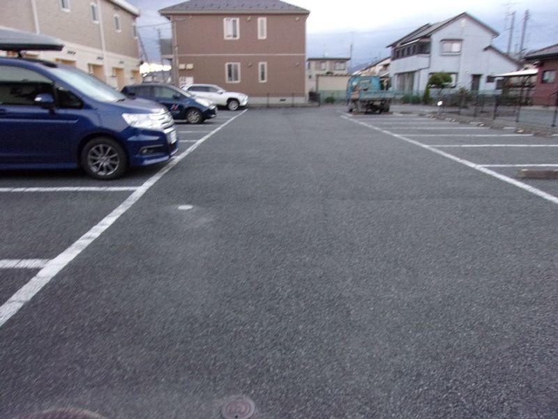 レオパレスＲｅｓｅｒｖｅⅠ 駐車場