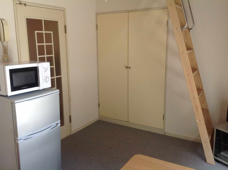 レオパレス上溝第２ 居間