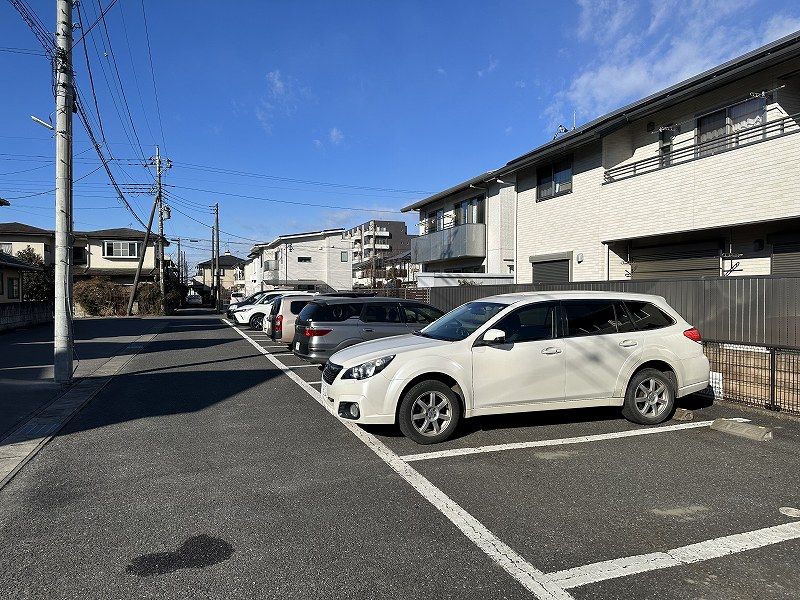 レオパレス陽菜ハイツ 駐車場