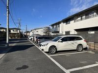 レオパレス陽菜ハイツ 駐車場