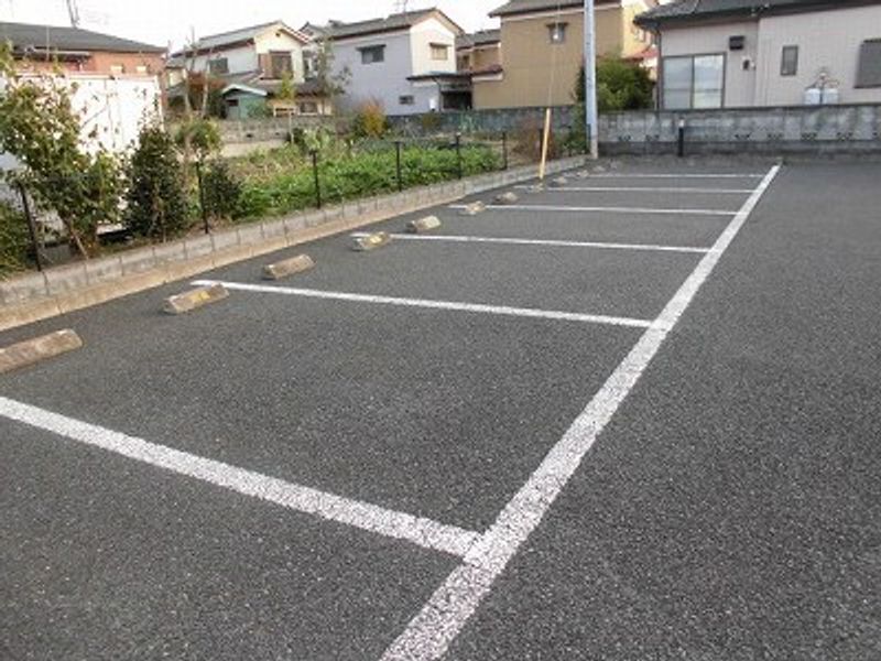 レオパレスＣｈｅｒｒｙＶｉｅｗ 駐車場