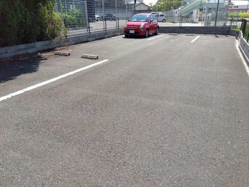 クレイノフィセント　ファルコン 駐車場