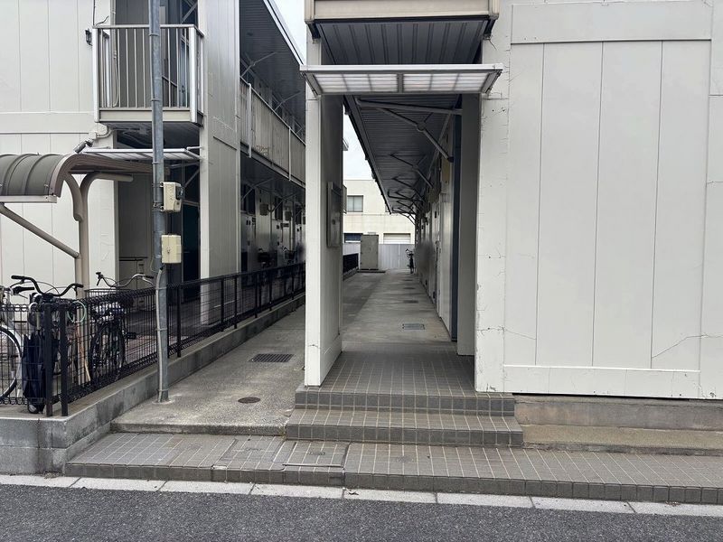 レオパレスセゾン エントランス