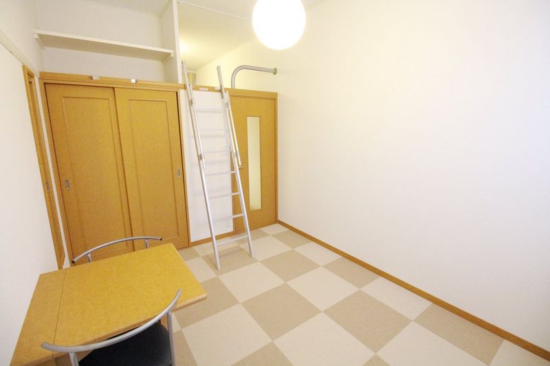 レオパレスビューテラスフジミ 居間