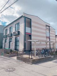 レオパレスリバー２８ エントランス